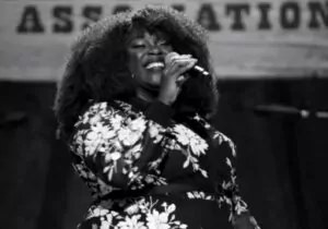 Yola singing at the 18th Annual Americana Honors & Awards ceremony